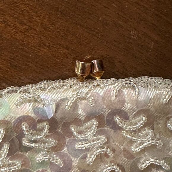 Vintage white purse, small beaded hand made, 80s vintage, wedding - Picture 10 of 16